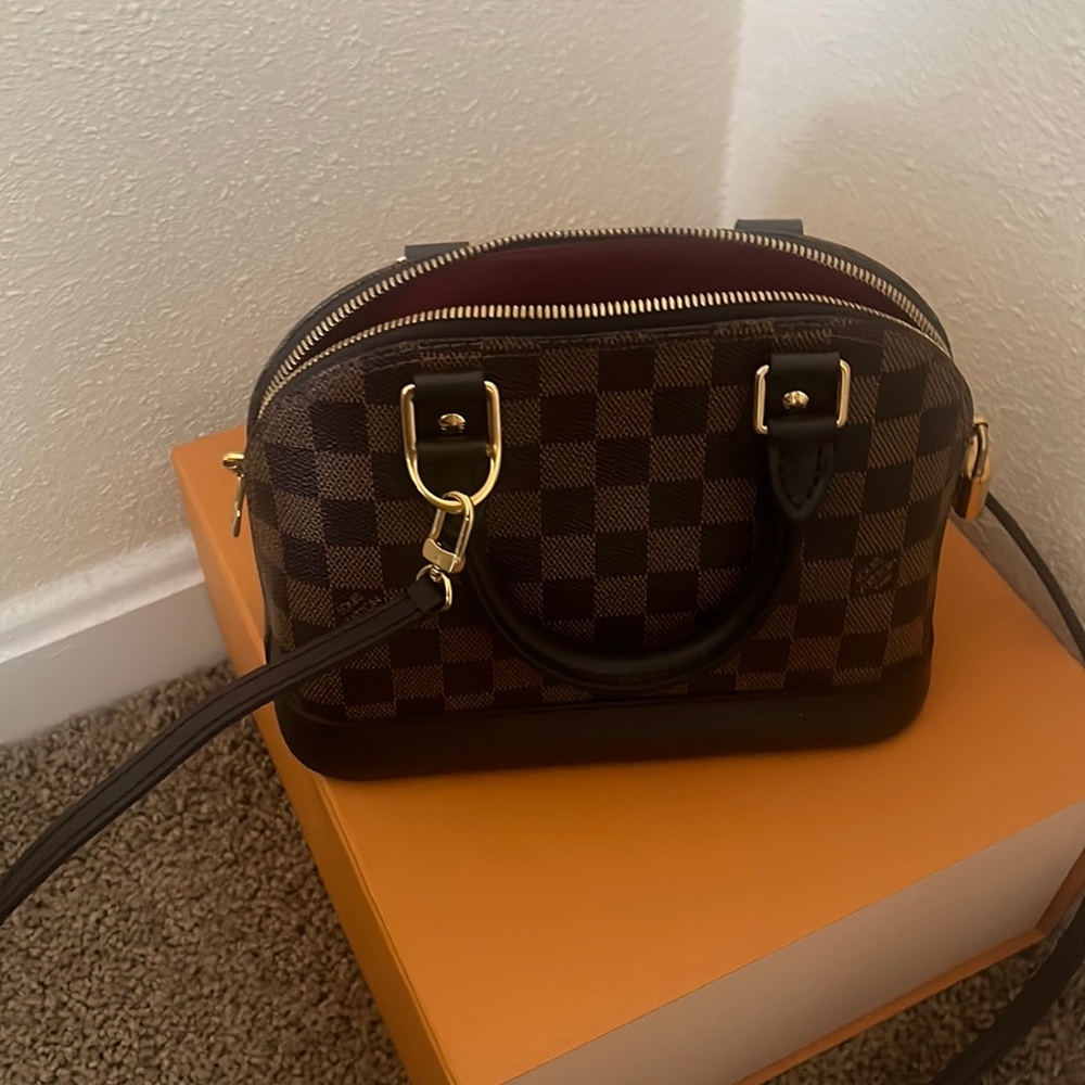 Hand bag